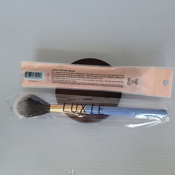 Elf Highlighting Brush + Luxie 640 ProPrecision Tapered Brush - Picture 7 of 9
